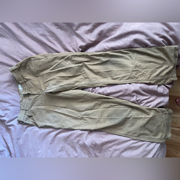 Women’s tan Carhartt working pants! - Picture 4 of 4